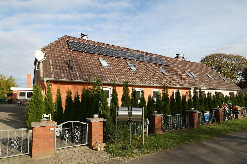 Außenseite Ferienhaus (Sommer)