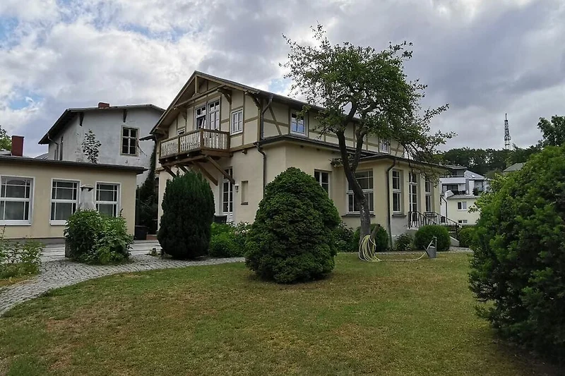 Außenseite Ferienhaus (Sommer)