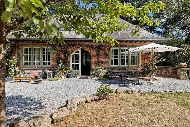 Außenseite Ferienhaus (Sommer)