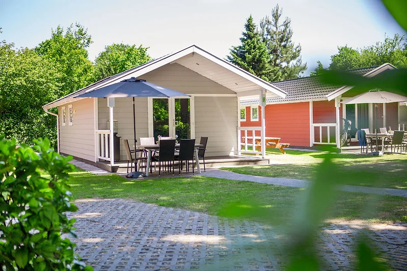 Außenseite Ferienhaus (Sommer)