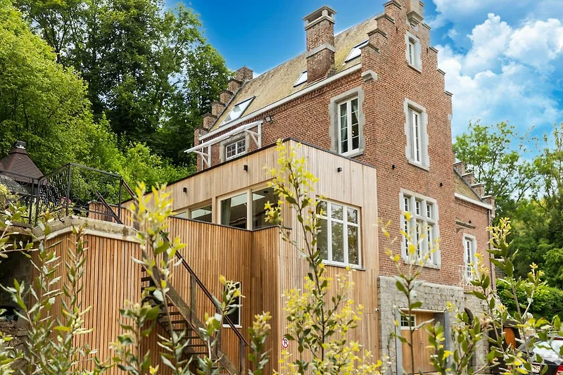 Außenseite Ferienhaus (Sommer)