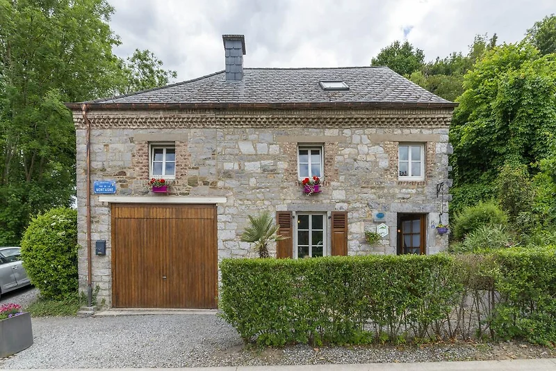 Außenseite Ferienhaus (Sommer)