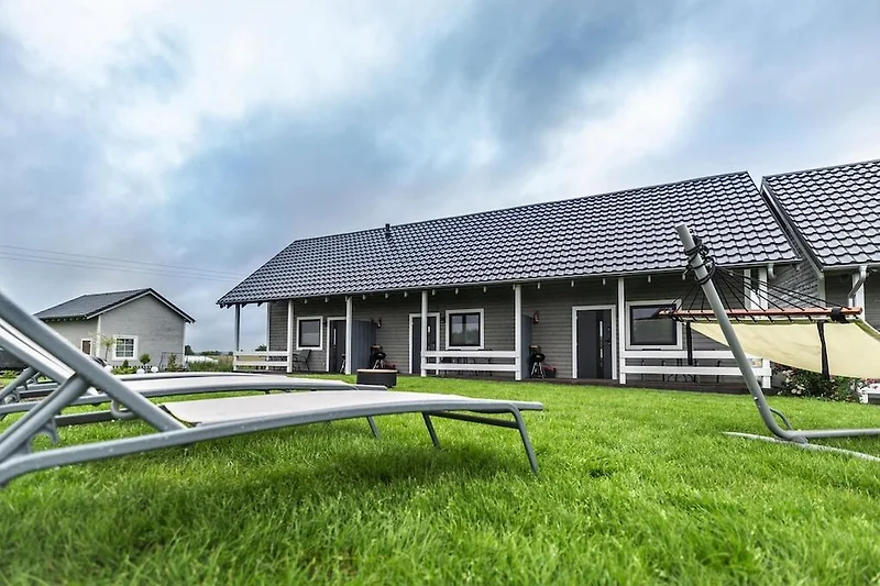 Außenseite Ferienhaus (Sommer)