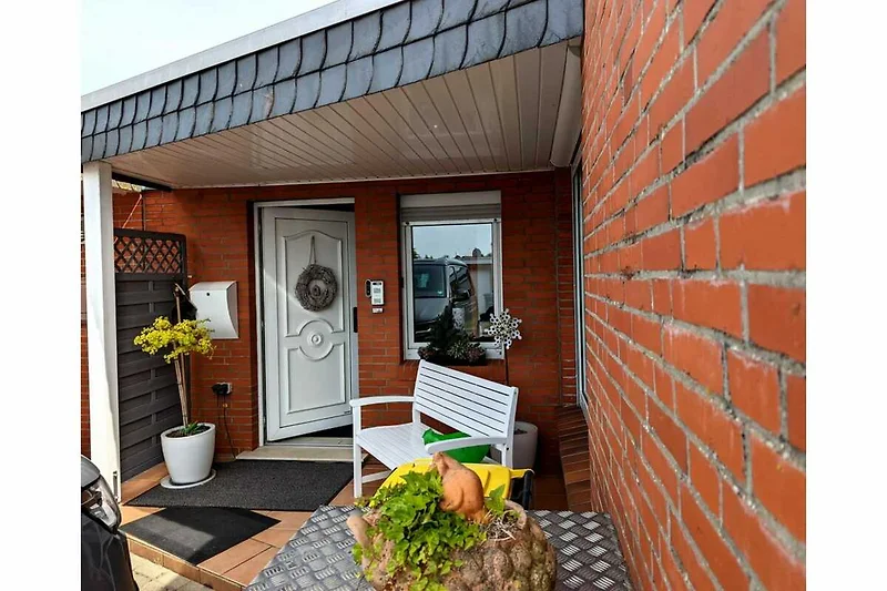 Außenseite Ferienhaus (Sommer)