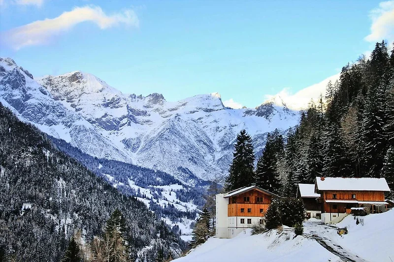 Exterieur vakantiehuis (winter)