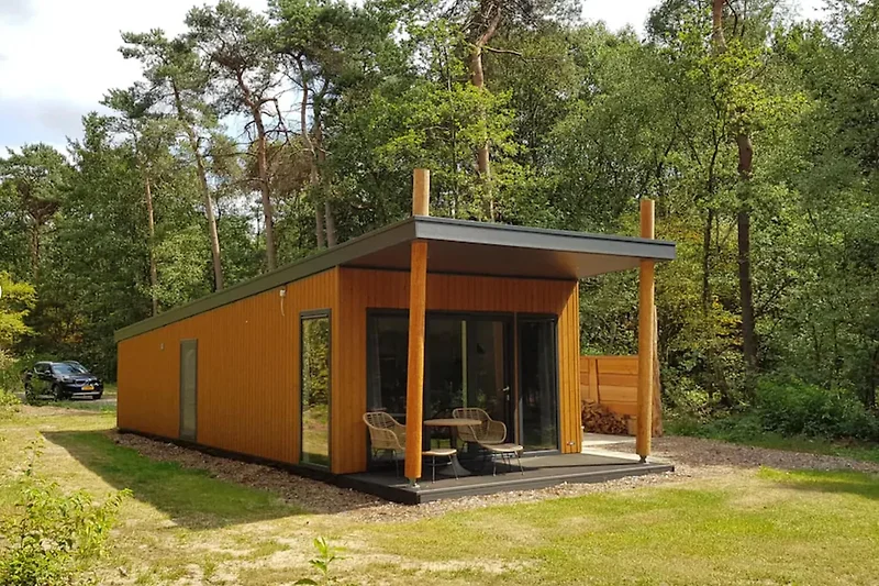 Außenseite Ferienhaus (Sommer)