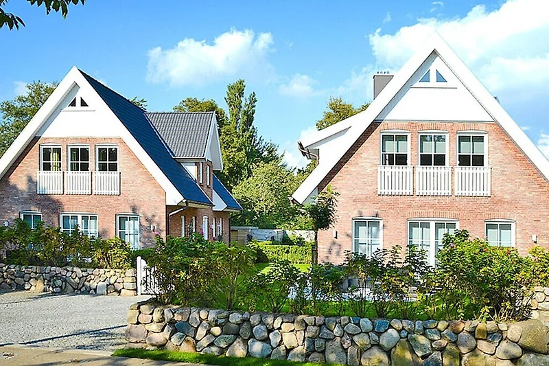 Außenseite Ferienhaus (Sommer)