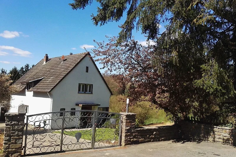 Außenseite Ferienhaus (Sommer)