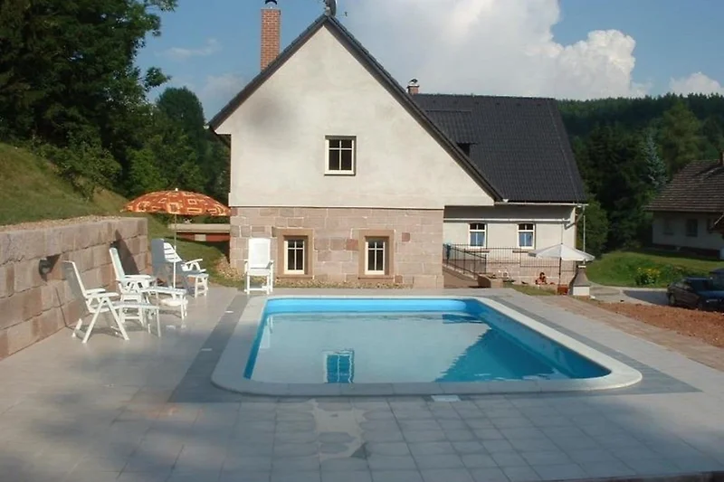 Außenseite Ferienhaus (Sommer)