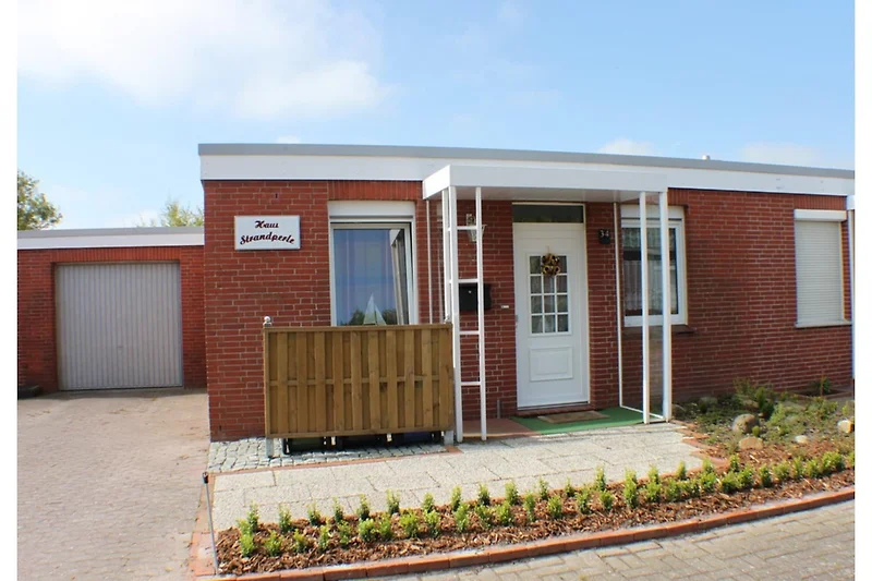 Außenseite Ferienhaus (Sommer)