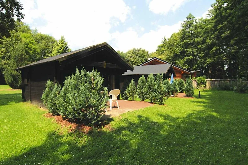 Außenseite Ferienhaus (Sommer)