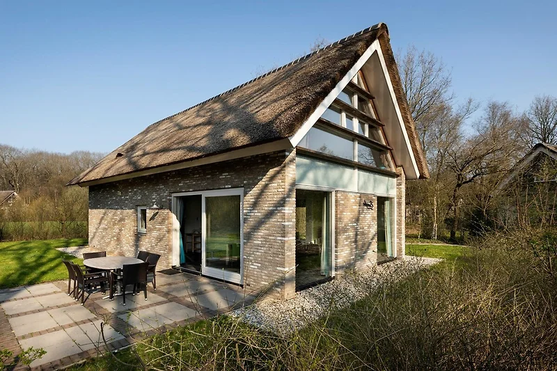 Außenseite Ferienhaus (Sommer)