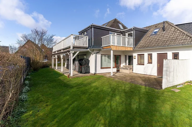 Esterno casa vacanze (estate) Esterno casa vacanze (estate)