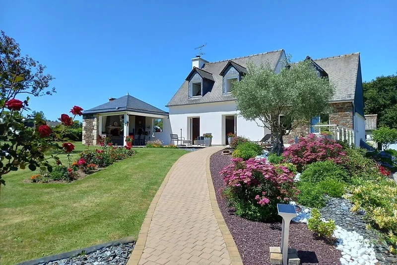Außenseite Ferienhaus (Sommer)