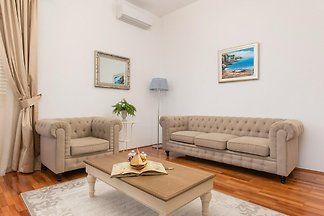 Villa sulla spiaggia a Orebić con Jacuzzi
