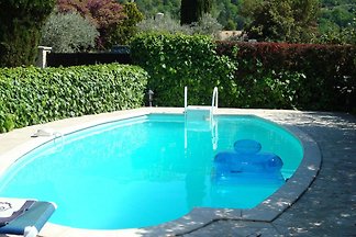 Wunderschöne Villa in Nyons mit Swimmingpool