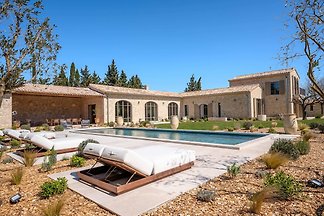 Villa near Saint-Rémy-de-Provence.