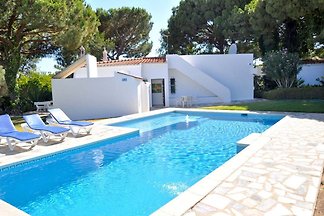 Villa in Vilamoura bij Strand en Golf