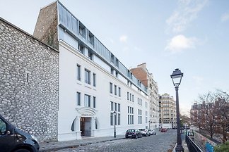 Moderne Wohnung in Paris im Kunstviertel...