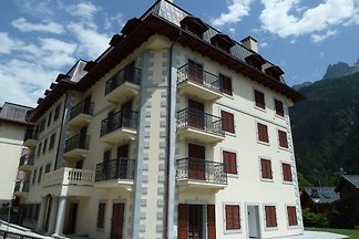 Hübsche Ferienwohnung mit Terrasse in Chamoni...