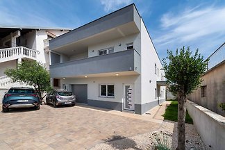 Apt moderne près de la vieille ville de Zadar