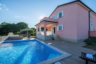 Mariuccia con piscina privata