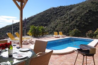 Elegante Villa in Arenas mit Pool