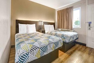 2 Full Bed|Non-Smoking, Mini Fridge