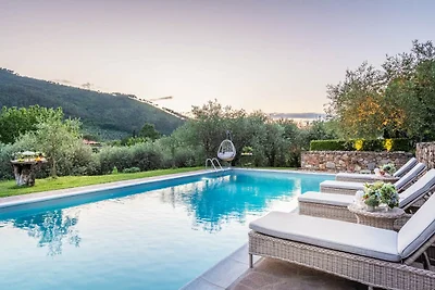 Villa in Toscane bij Lucca met Zwembad