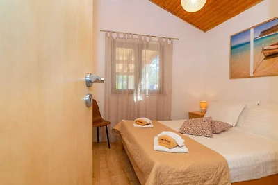 Villa mit 4 Schlafzimmern und Swimmingpool