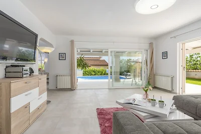 Villa en Poreč con piscina