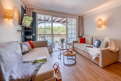 8-Person Scenic Landes Forest Apartment