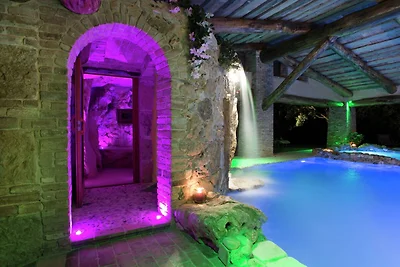Lussuosa villa a Guardea con spa privata