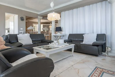 Villa in Les Issambres am Meer