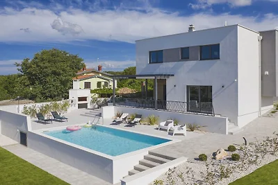 Villa in Pomer mit Schwimmbecken
