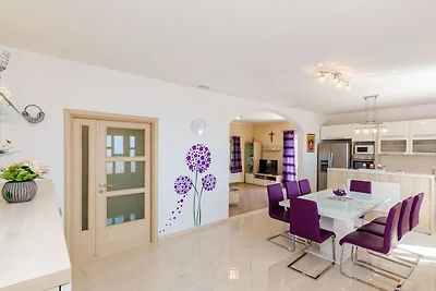 Villa in Gruda mit Swimmingpool