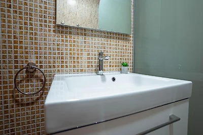 Appartamento ad Arona con piscina all'aperto