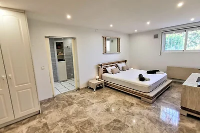 Villa mit beheiztem Pool