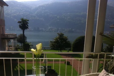 Il nido del lago