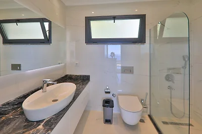 Villa in Kalkan mit Schwimmbecken