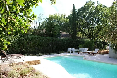 Bella casa con grande giardino