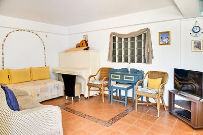 Scenic Holiday Home in Syros con Balcone