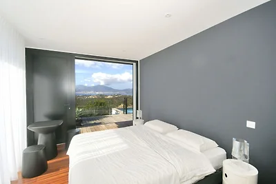 Geräumige moderne Villa mit privatem Pool