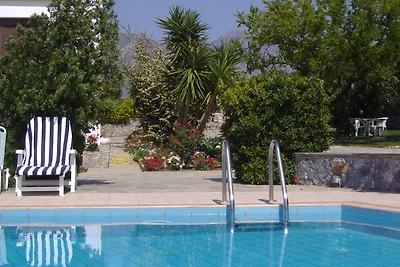 Villa in Lefkogia mit privatem Pool
