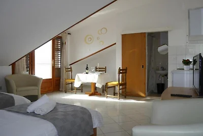 Dugi Rat Seaside Apartments - Studio 5
