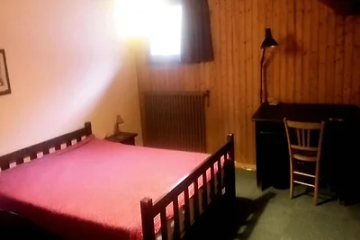 8 camere per 12 persone