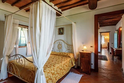 Noble Villa in Cortona mit Swimmingpool
