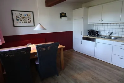 Vakantiehuis in Midlum met zwembad