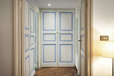 Santa Chiara Apartment