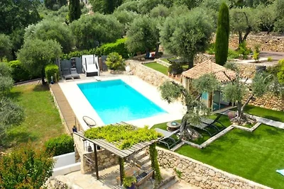 Villa in Cabris met Uitzicht & Jacuzzi